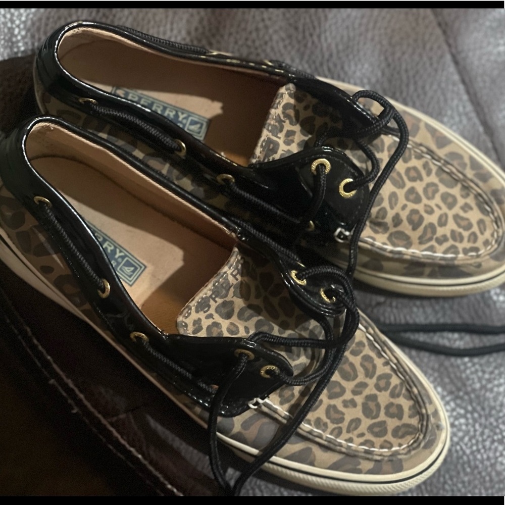 Leopard Sperry’s - Picture 6 of 7